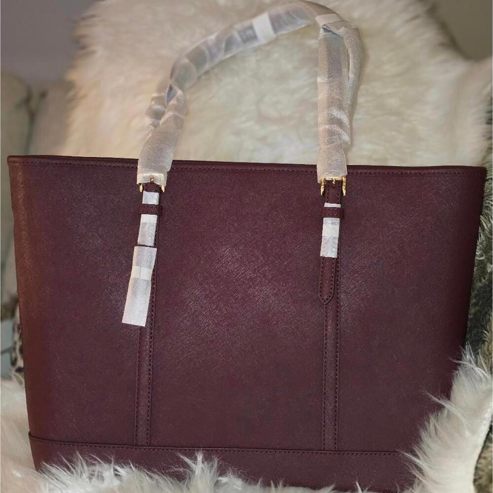 Michael Kors Jet Set Travel Large Saffiano Leather Tote Bag - Picture 4 of 5